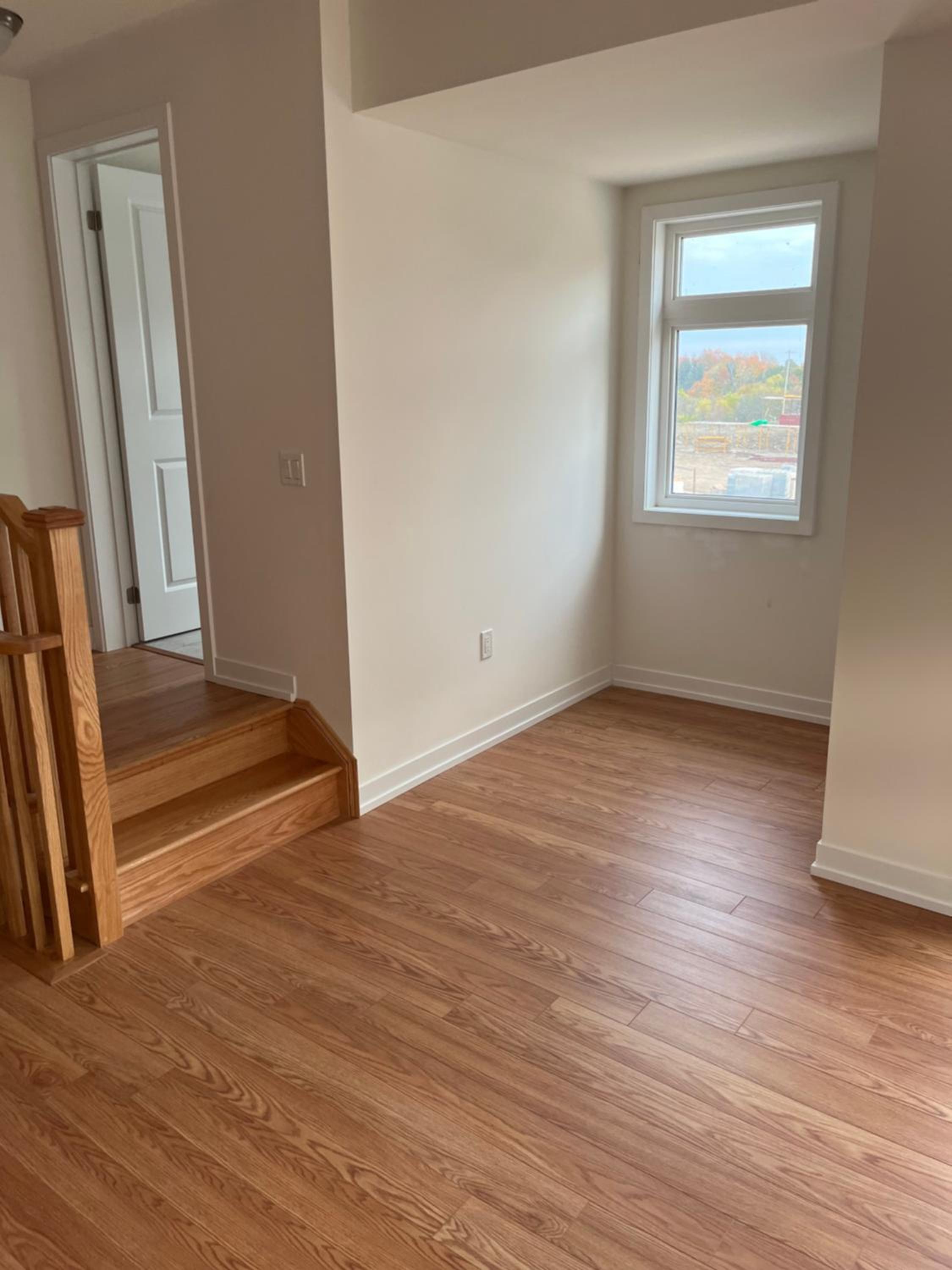 Luxury Townhouse In Milton