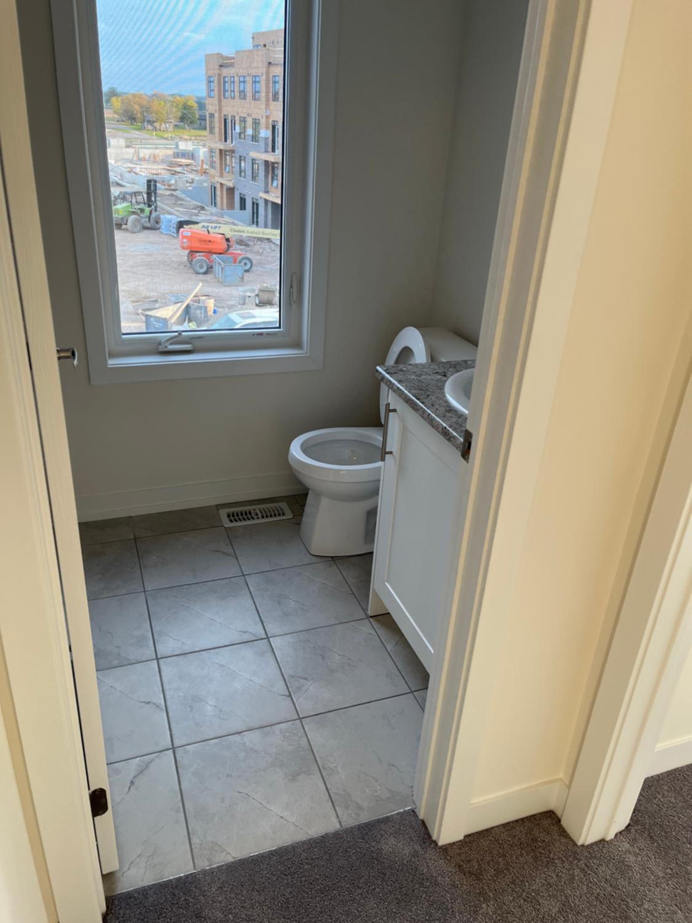 Luxury Townhouse In Milton