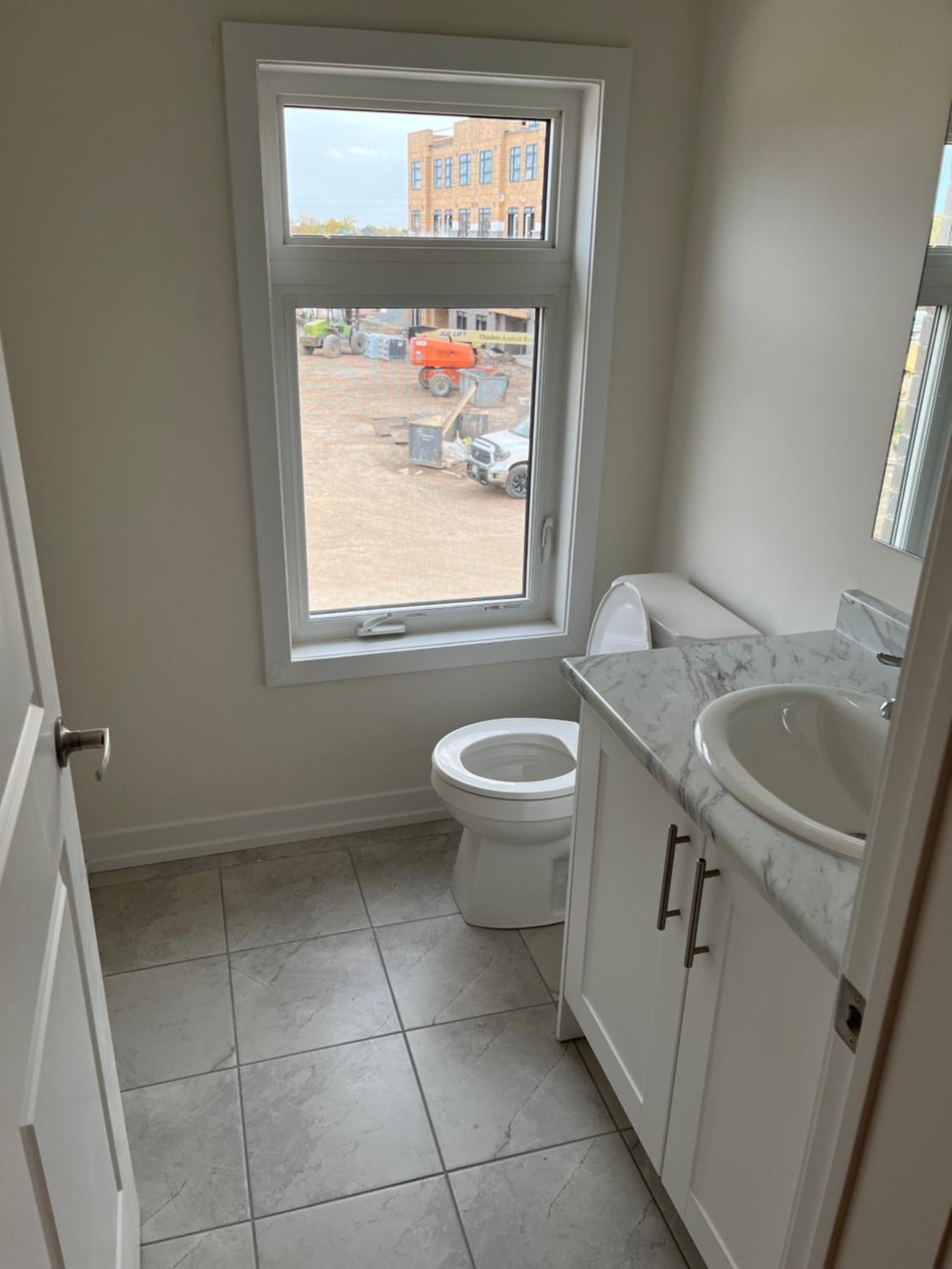 Luxury Townhouse In Milton