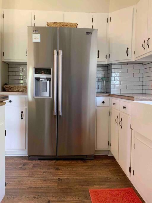 Beautiful Historic Farmhouse Perfect for Fugitive Beach Military and MS&T view 3