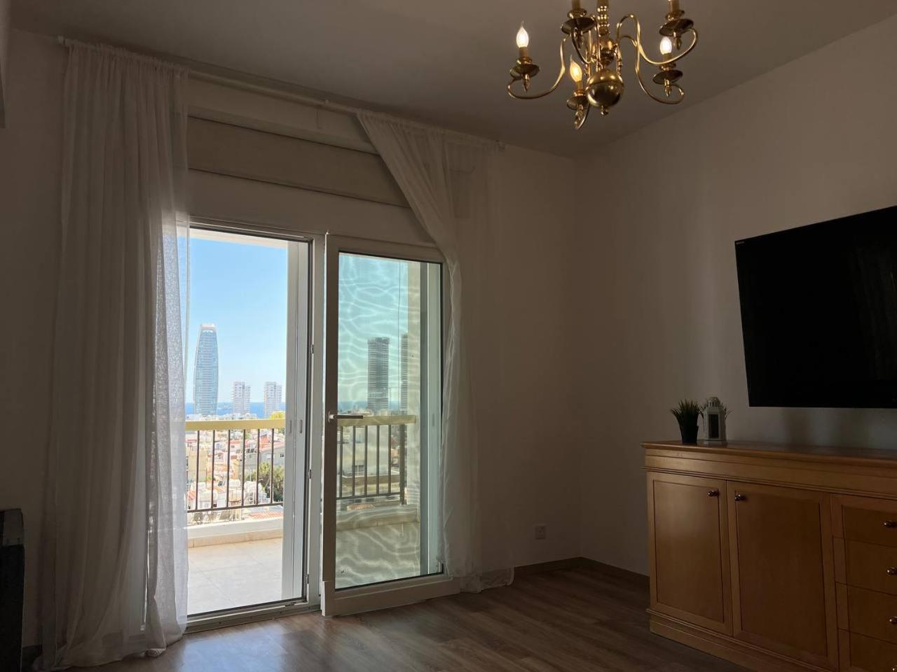 Sunny Rooms