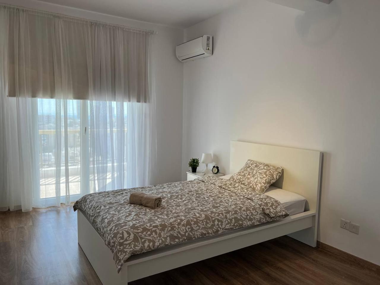 Sunny Rooms