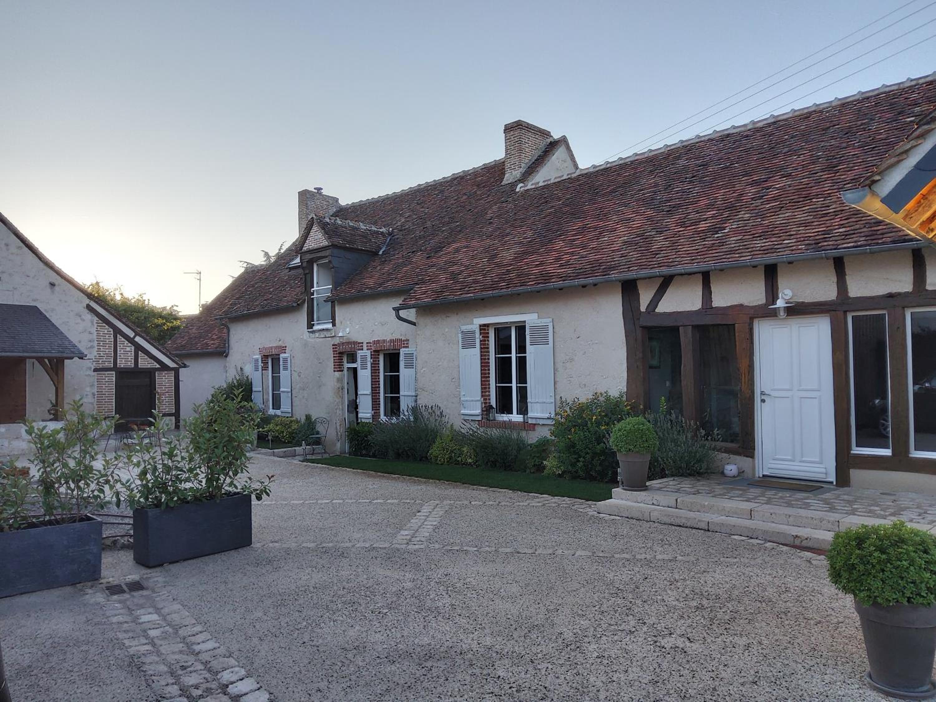 Agréables chambres d'hôtes dans maison XVIIIe view 3
