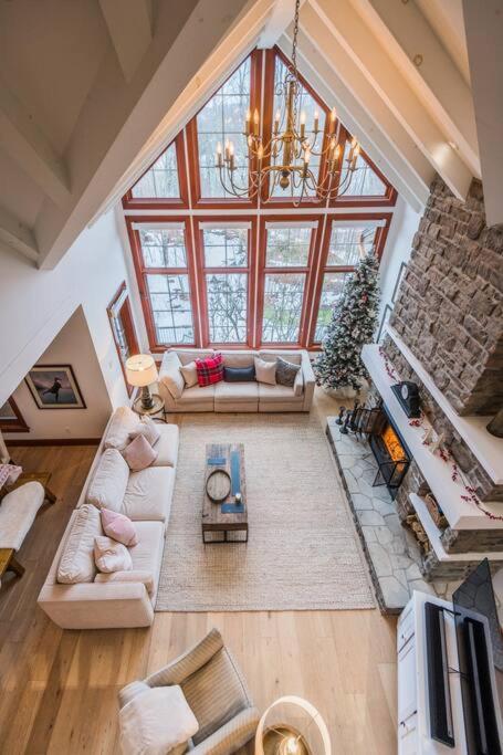 Ski In/Ski Out Luxury Tremblant Chalet