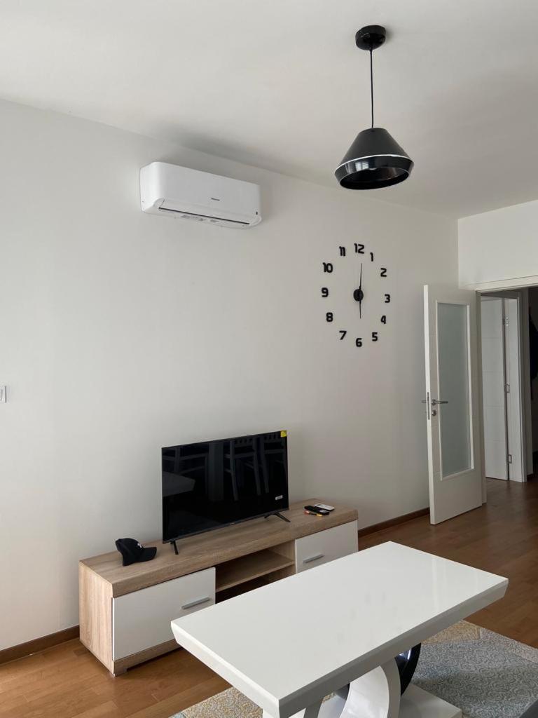 Apartman Ada