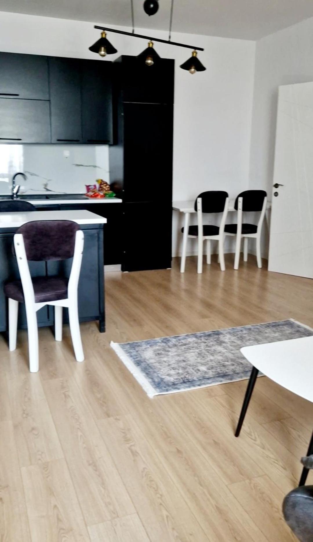 Luxury Apartment 10/2