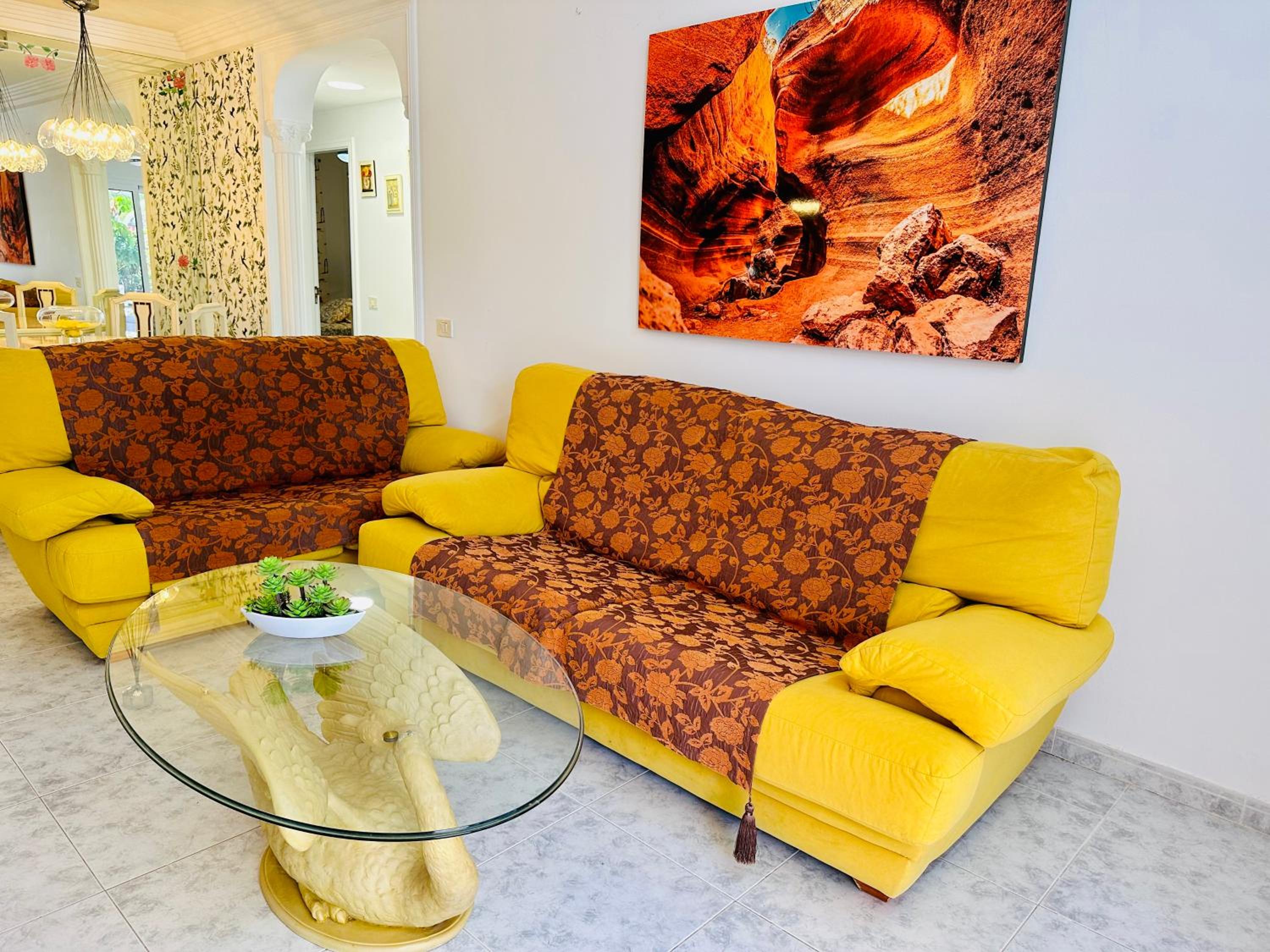 PLAYA DEL CURA - Spacious Beachside Apartment