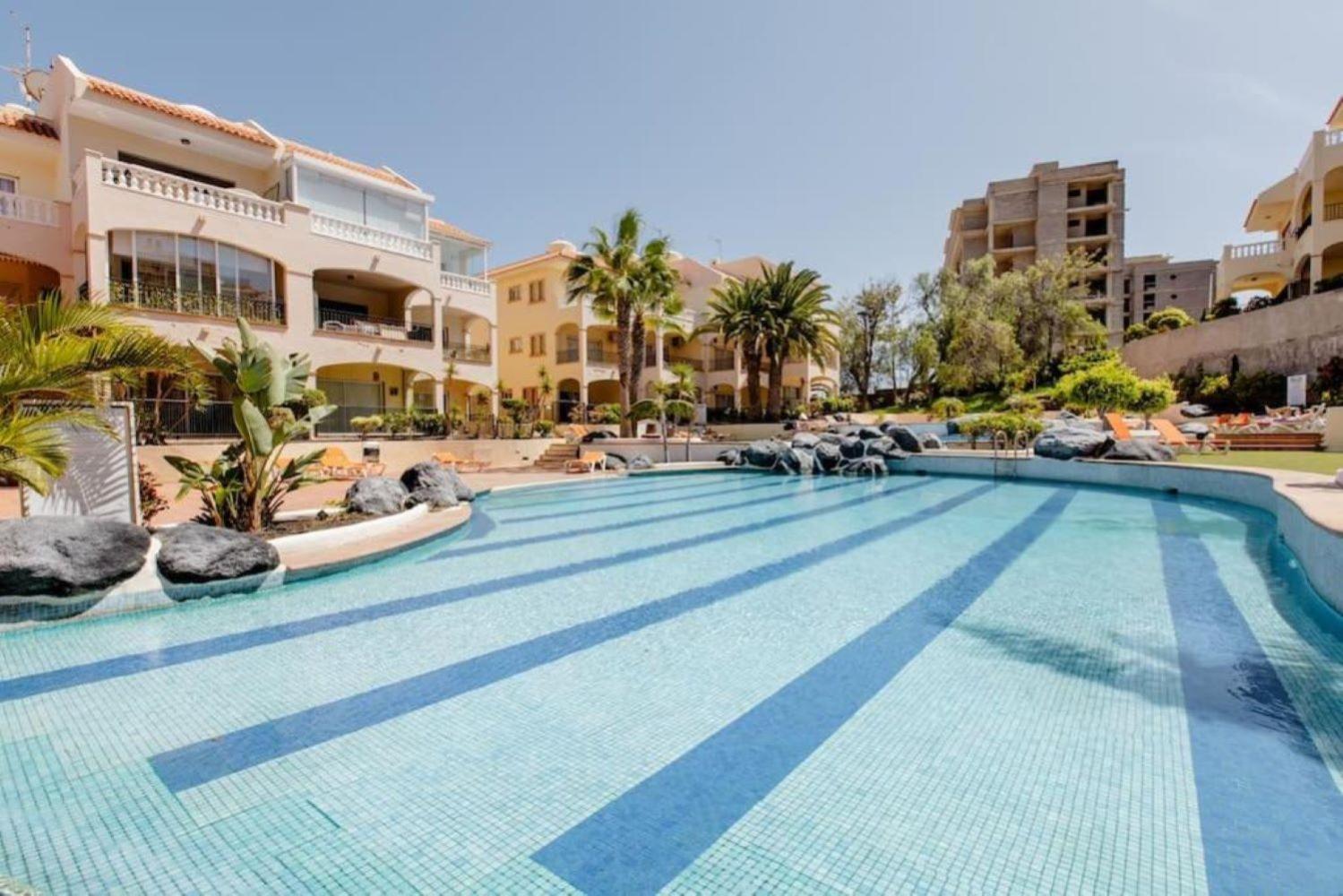 Book Inn Golf Park Sunny Cozy Apartment near the Ocean with large double terraces, fiber WIFI, 3 pools, bbq Tenerife South