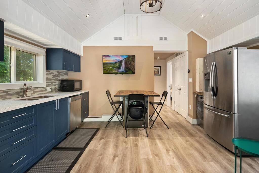 Deer Den cottage in Huntsville
