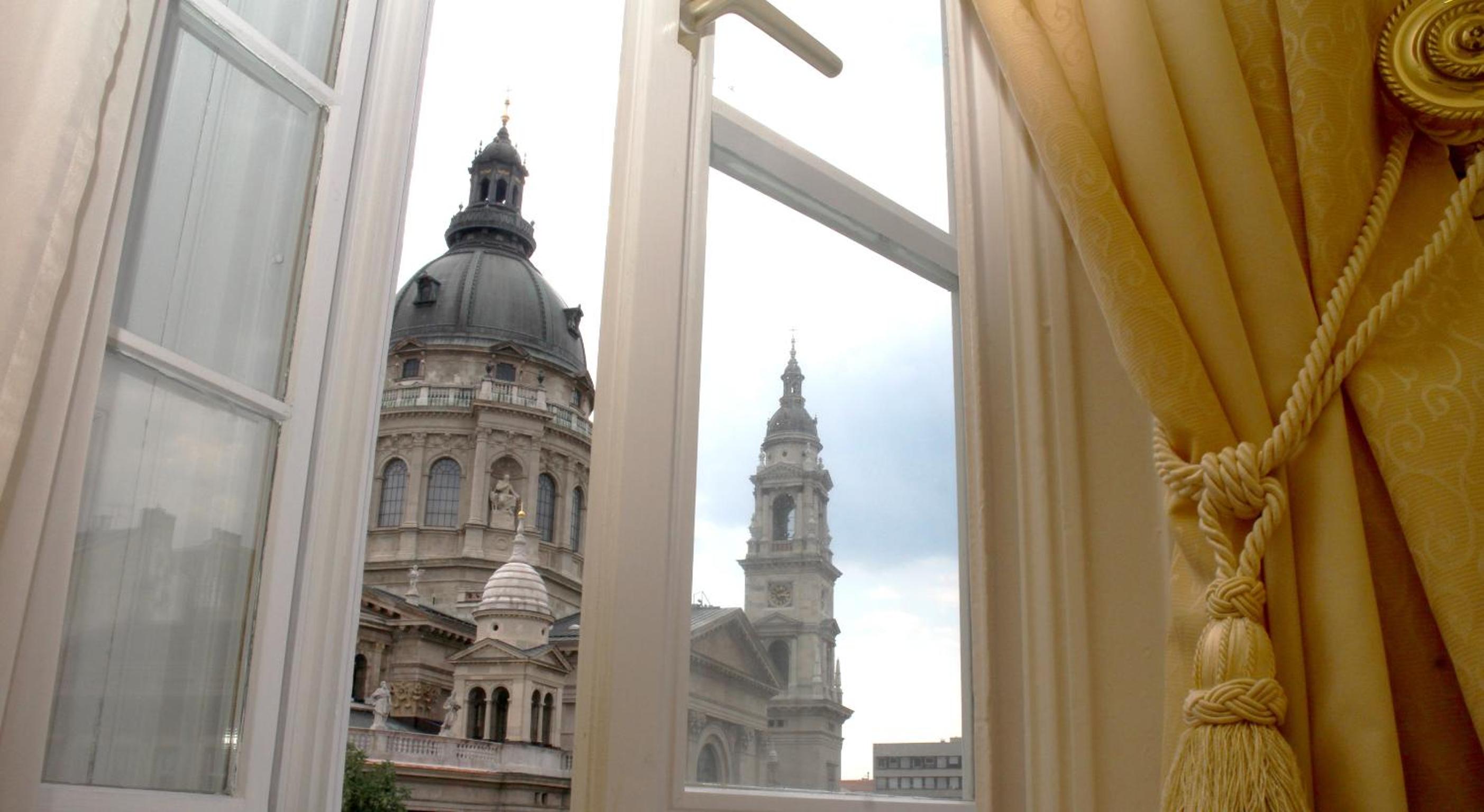Classic Central Apartment view 3