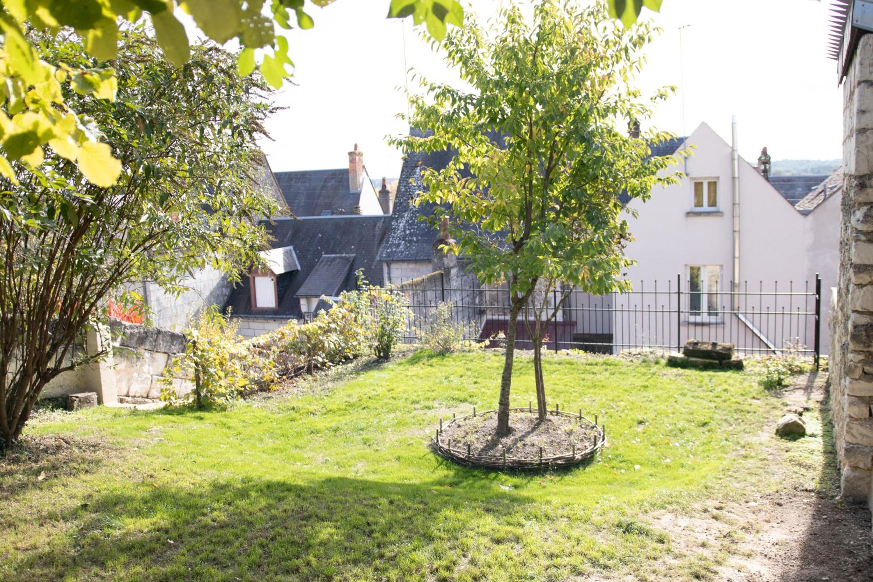 Chez Miriam - Maison de caractère - Ville avec jardin view 3