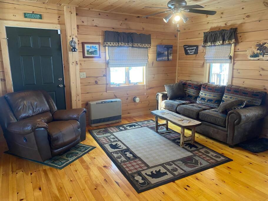 Couples Getaway Log Cabin in the White Mountains view 2