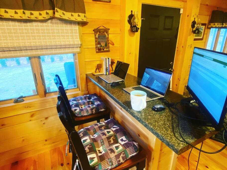 Couples Getaway Log Cabin in the White Mountains view 5