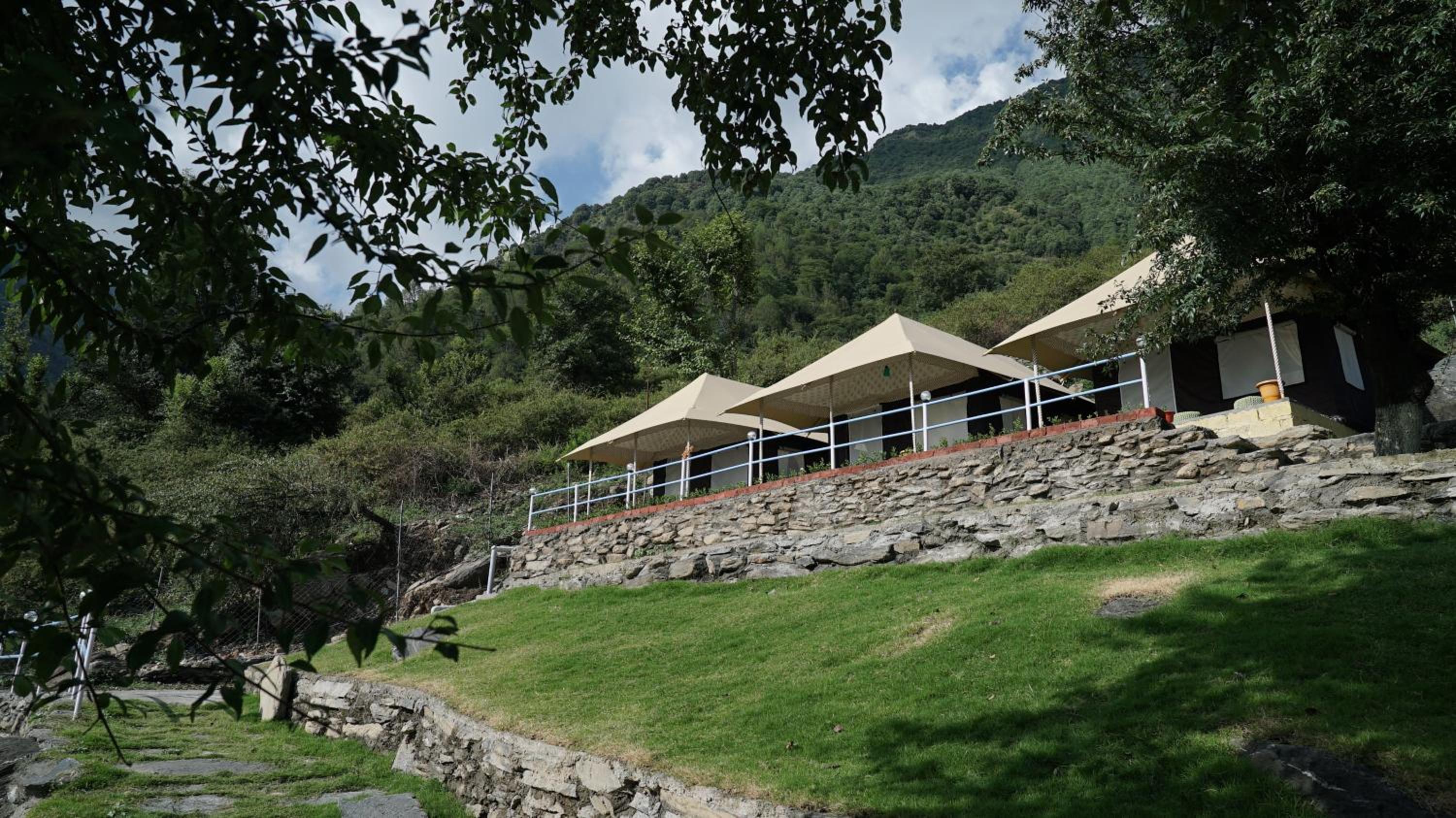 Beaumont Glamping Eco Resort view 3