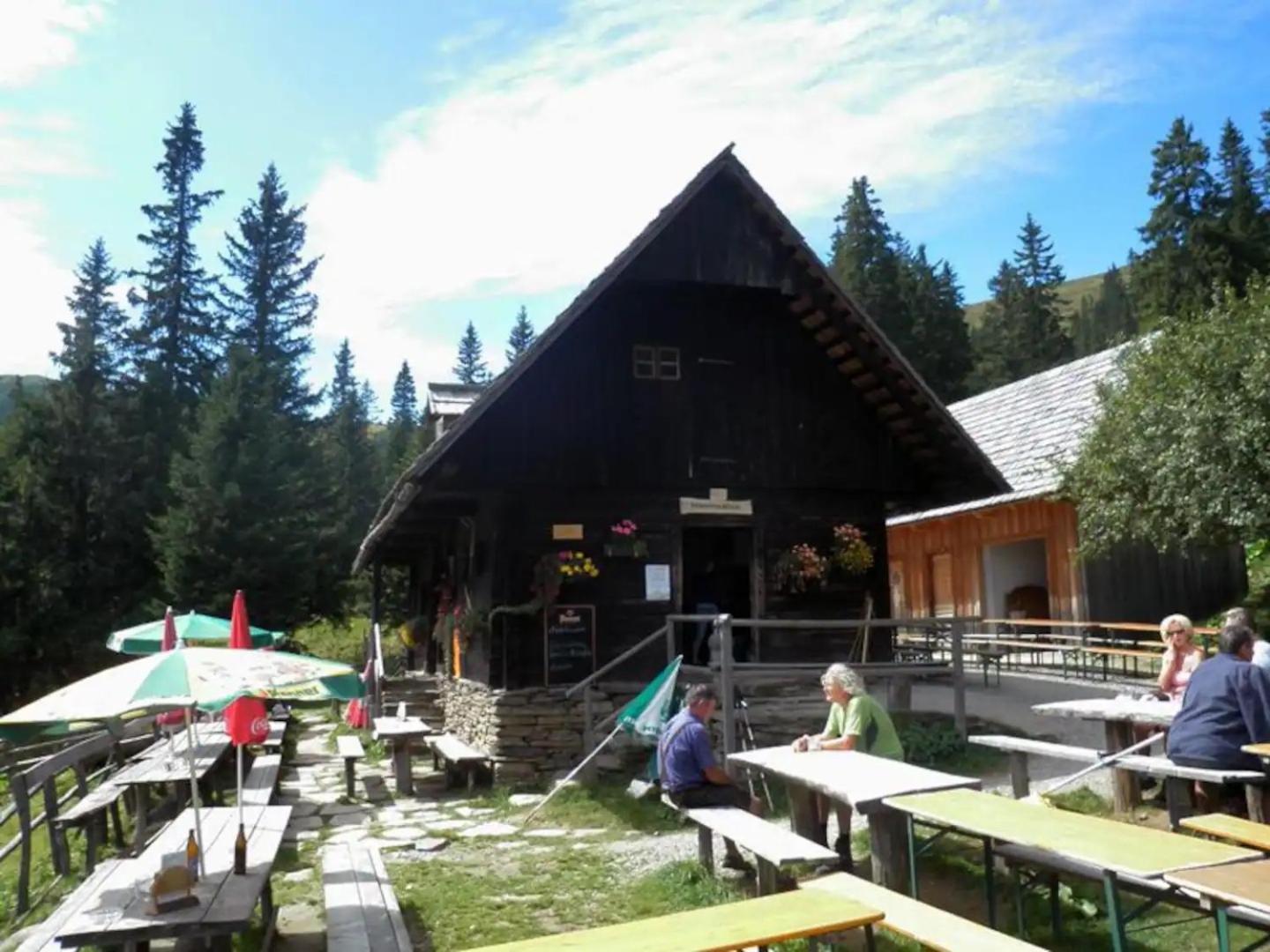 Pur Natur! Wandern und Skifahren - Trahütti Premium Lodges