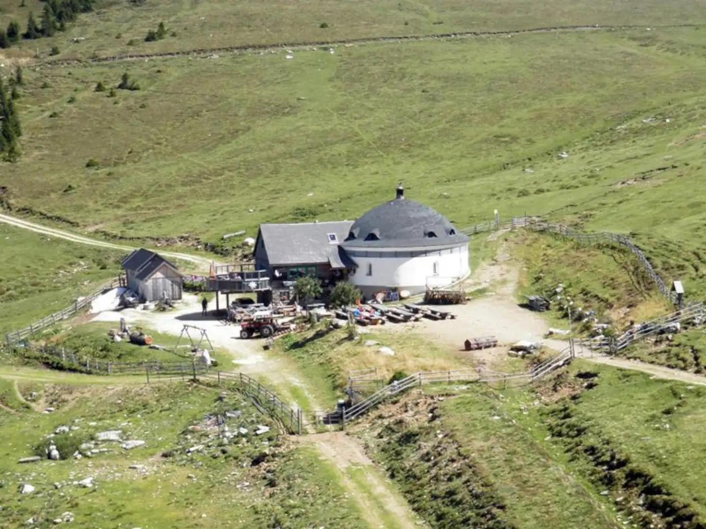 Pur Natur! Wandern und Skifahren - Trahütti Premium Lodges