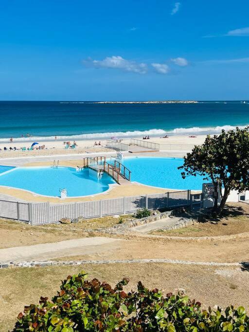 Mont Vernon Secret Magnifique studio sur la plage avec piscine Orient Bay