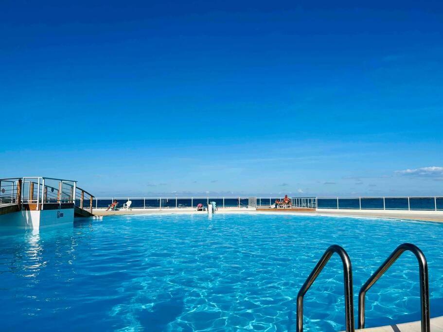 Mont Vernon Secret Magnifique studio sur la plage avec piscine Orient Bay