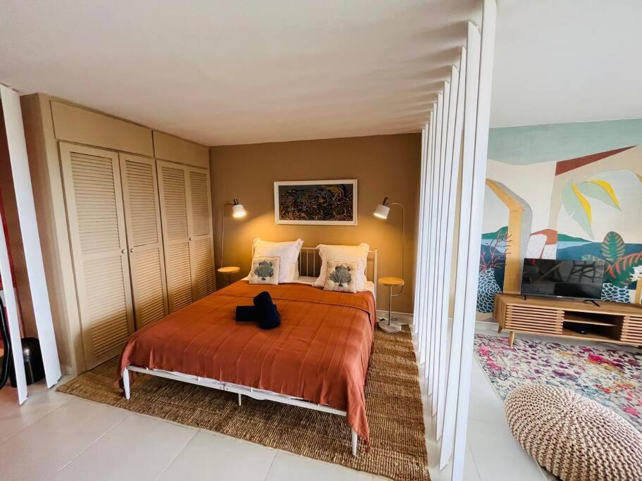 Mont Vernon Secret Magnifique studio sur la plage avec piscine Orient Bay