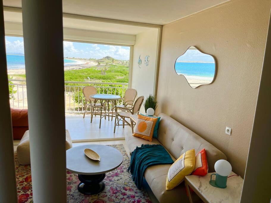 Mont Vernon Secret Magnifique studio sur la plage avec piscine Orient Bay
