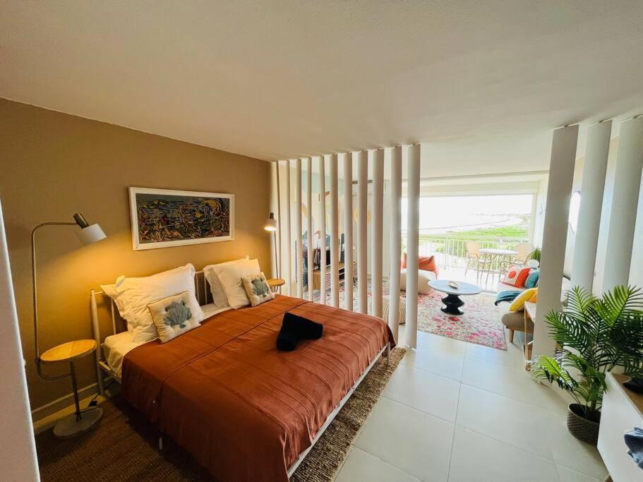 Mont Vernon Secret Magnifique studio sur la plage avec piscine Orient Bay