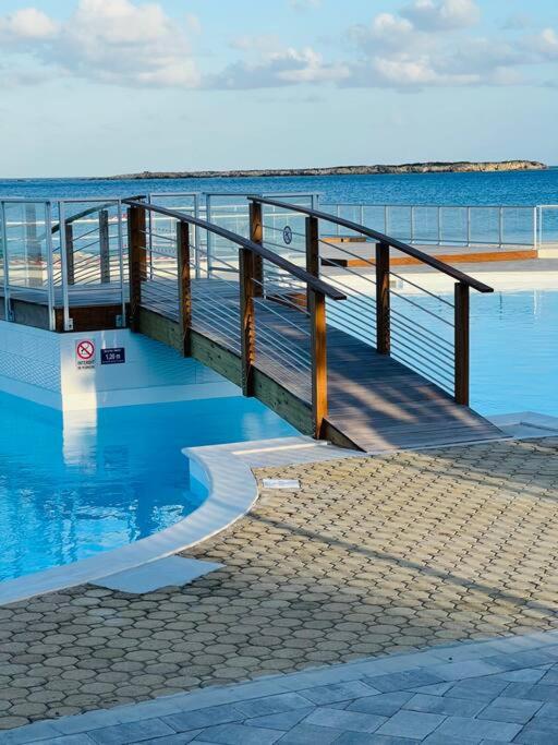 Mont Vernon Secret Magnifique studio sur la plage avec piscine Orient Bay