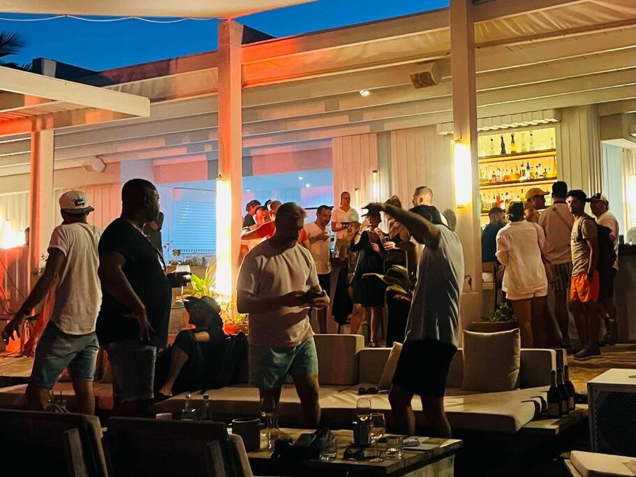 Mont Vernon Secret Magnifique studio sur la plage avec piscine Orient Bay