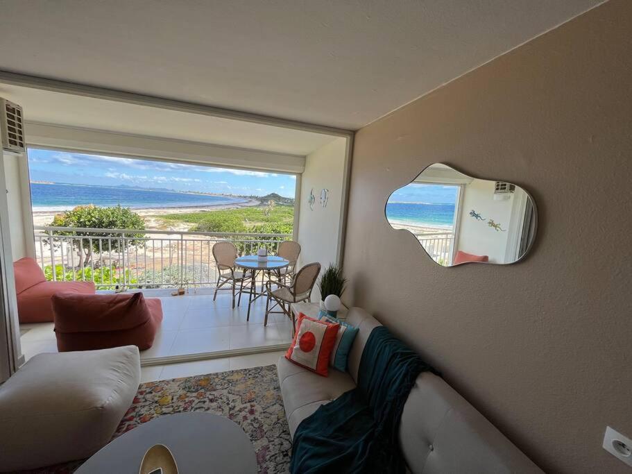 Mont Vernon Secret Magnifique studio sur la plage avec piscine Orient Bay