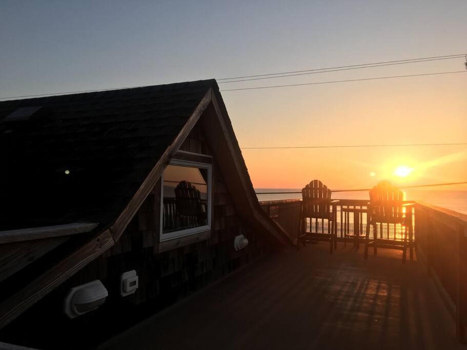 Serendipity OBX: Oceanside Cottage on the Beach Rd view 3