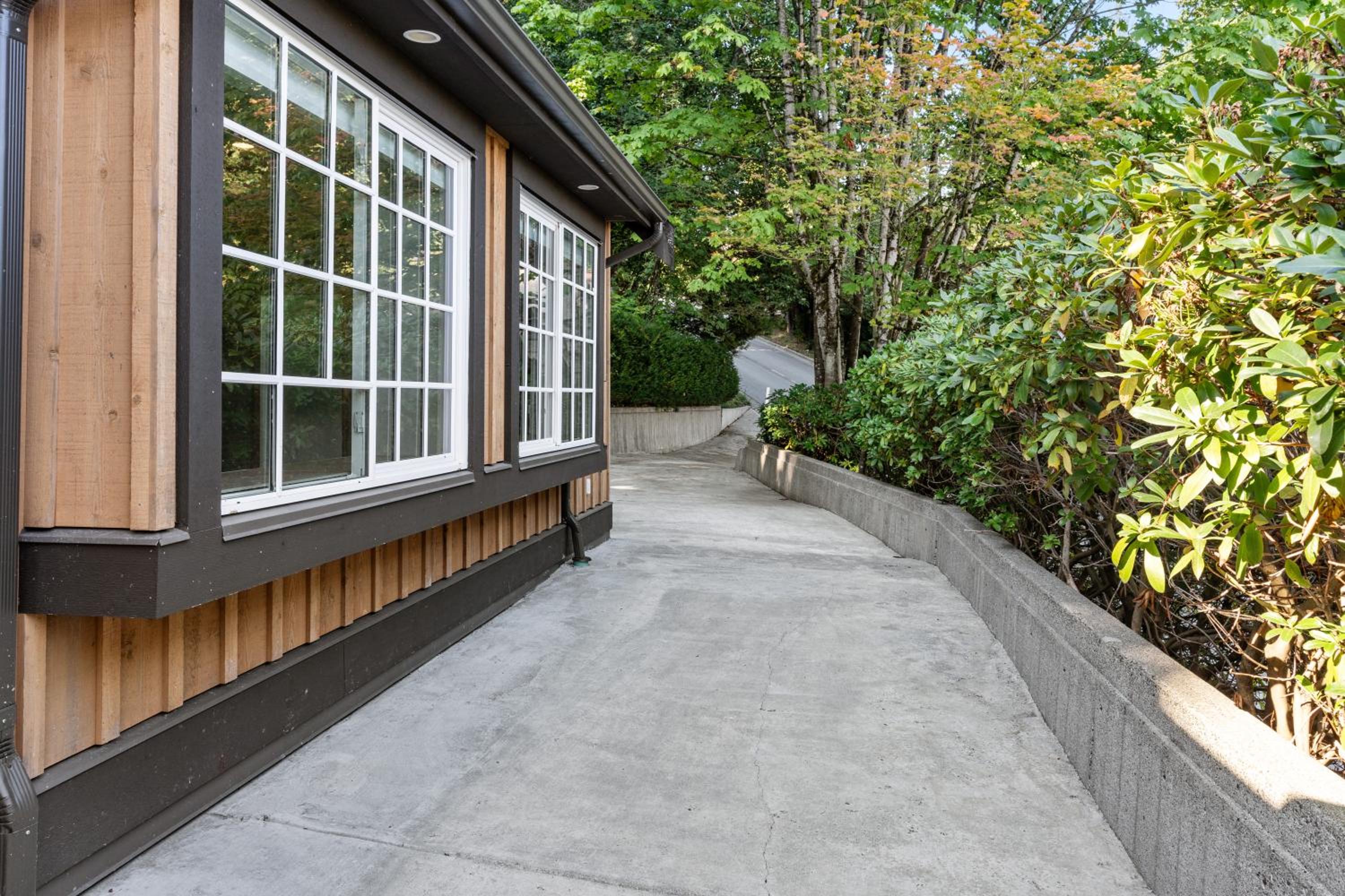 Private Mountainside Home
