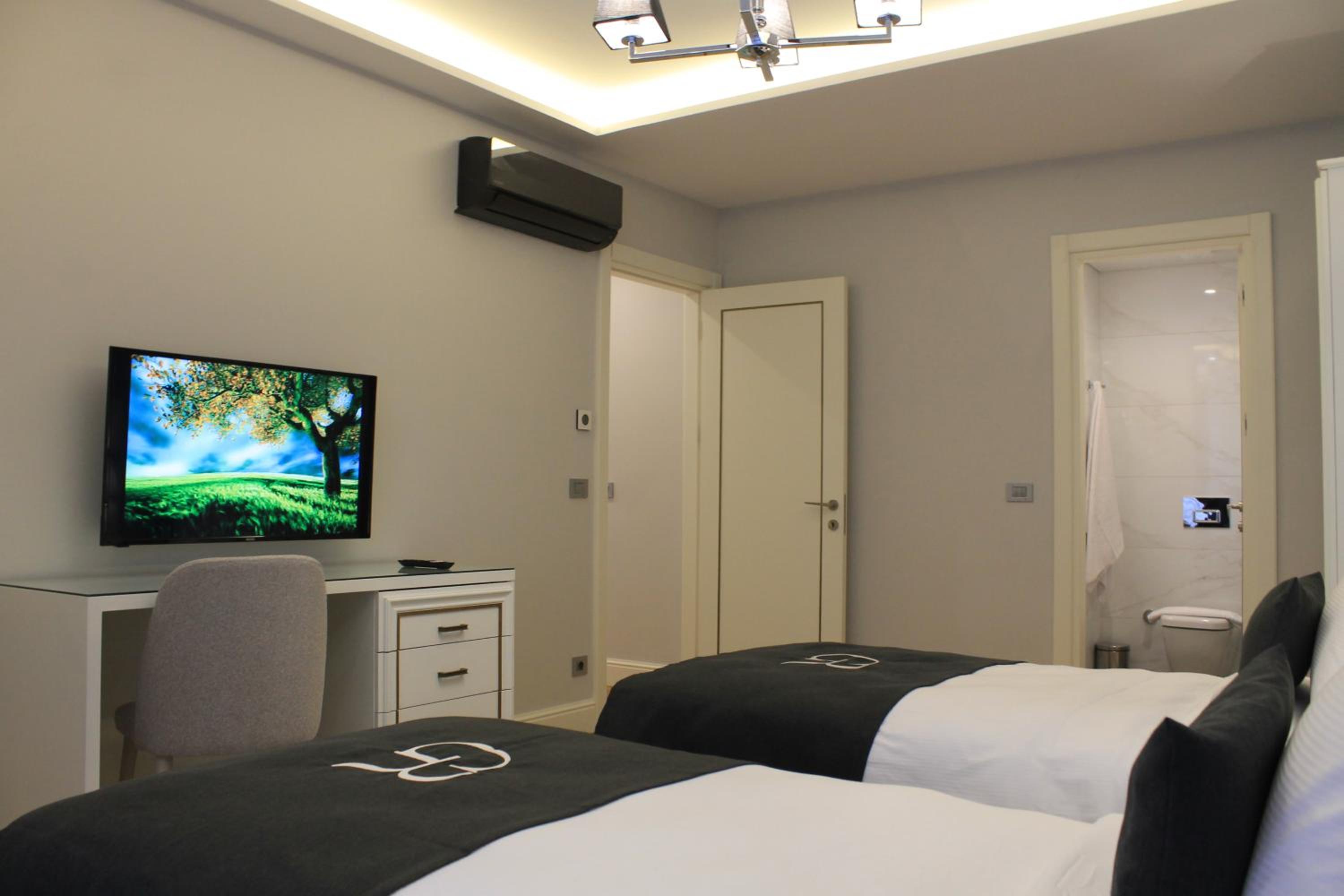 Garlon Residence - Image 125