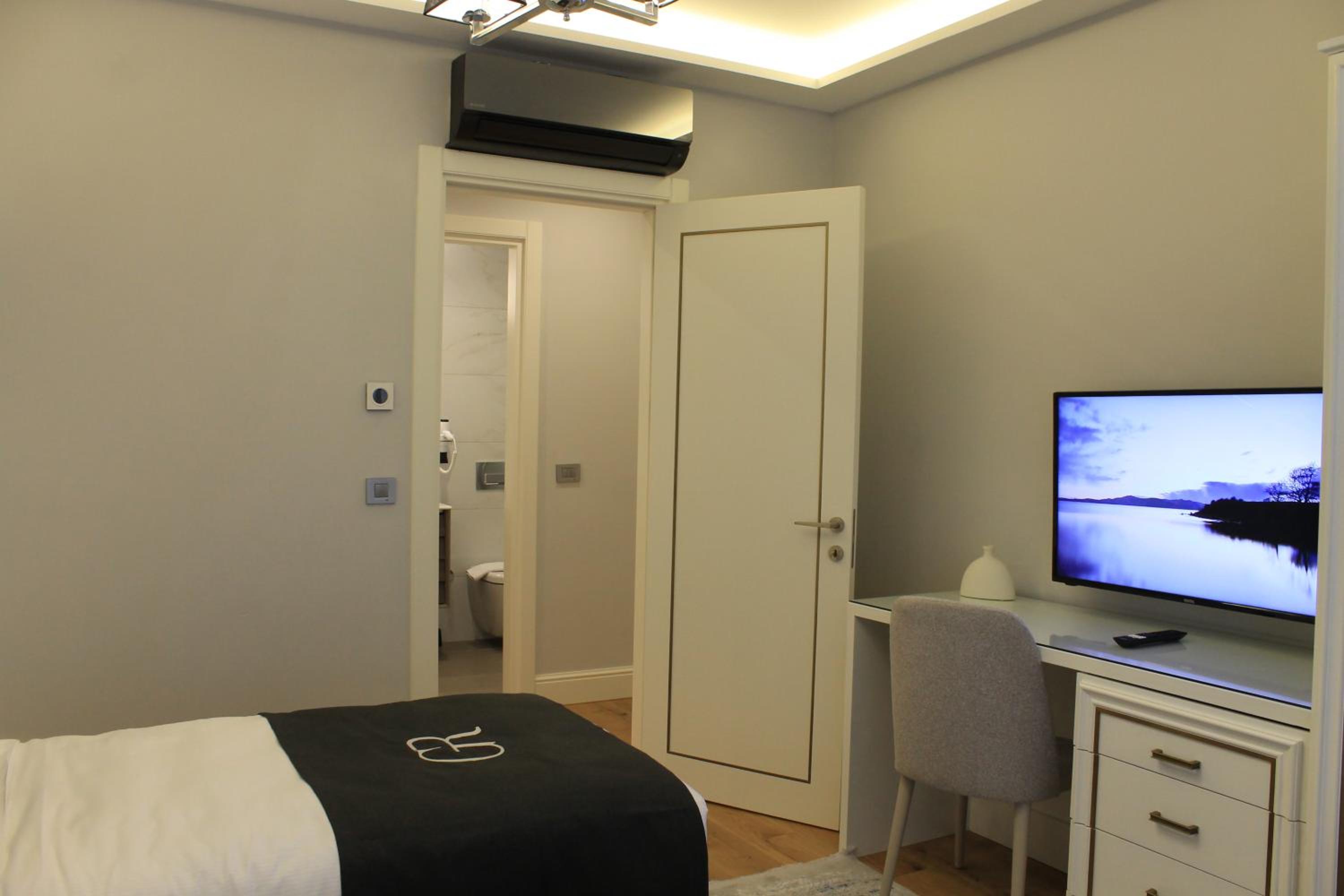 Garlon Residence - Image 127