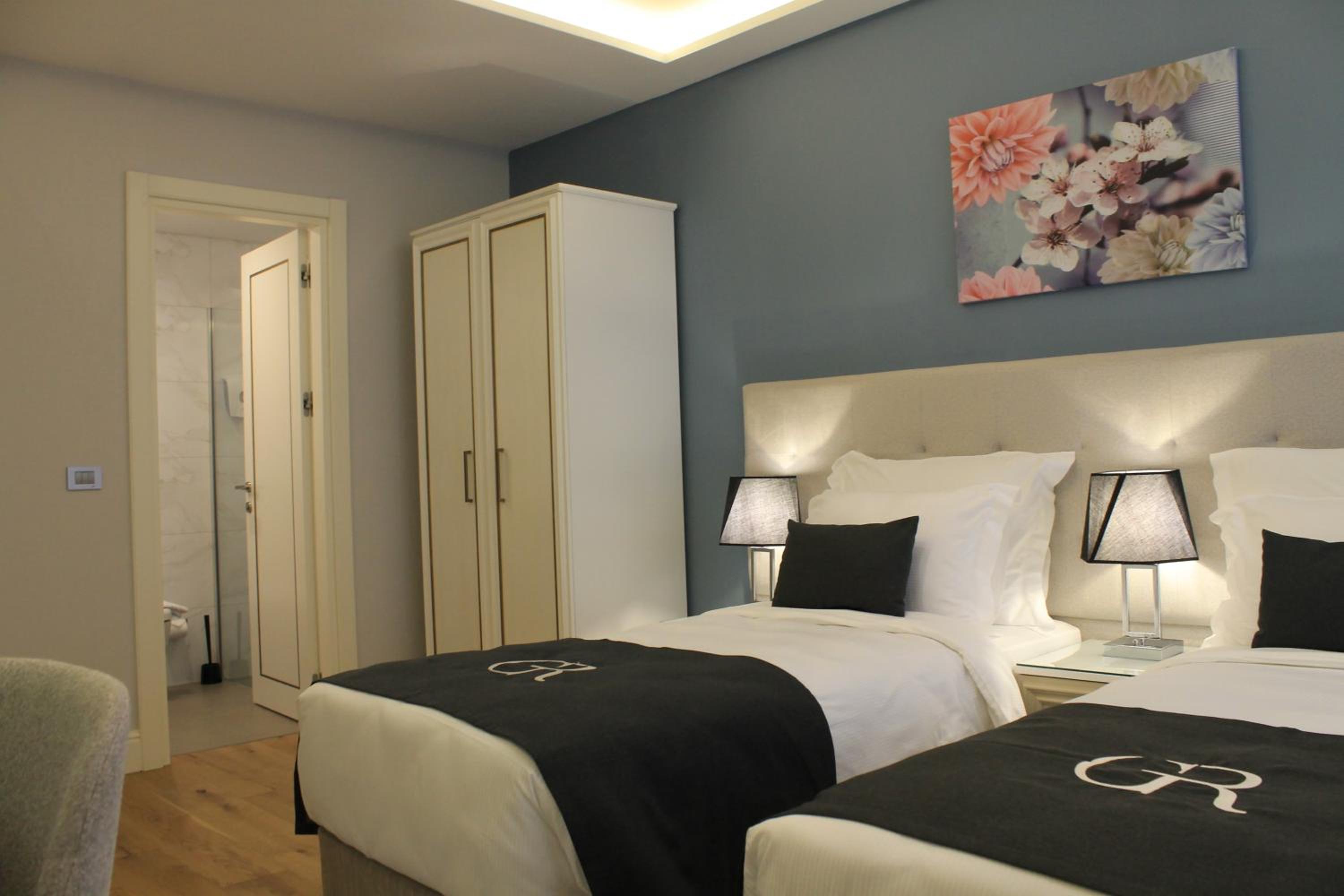 Garlon Residence - Image 129