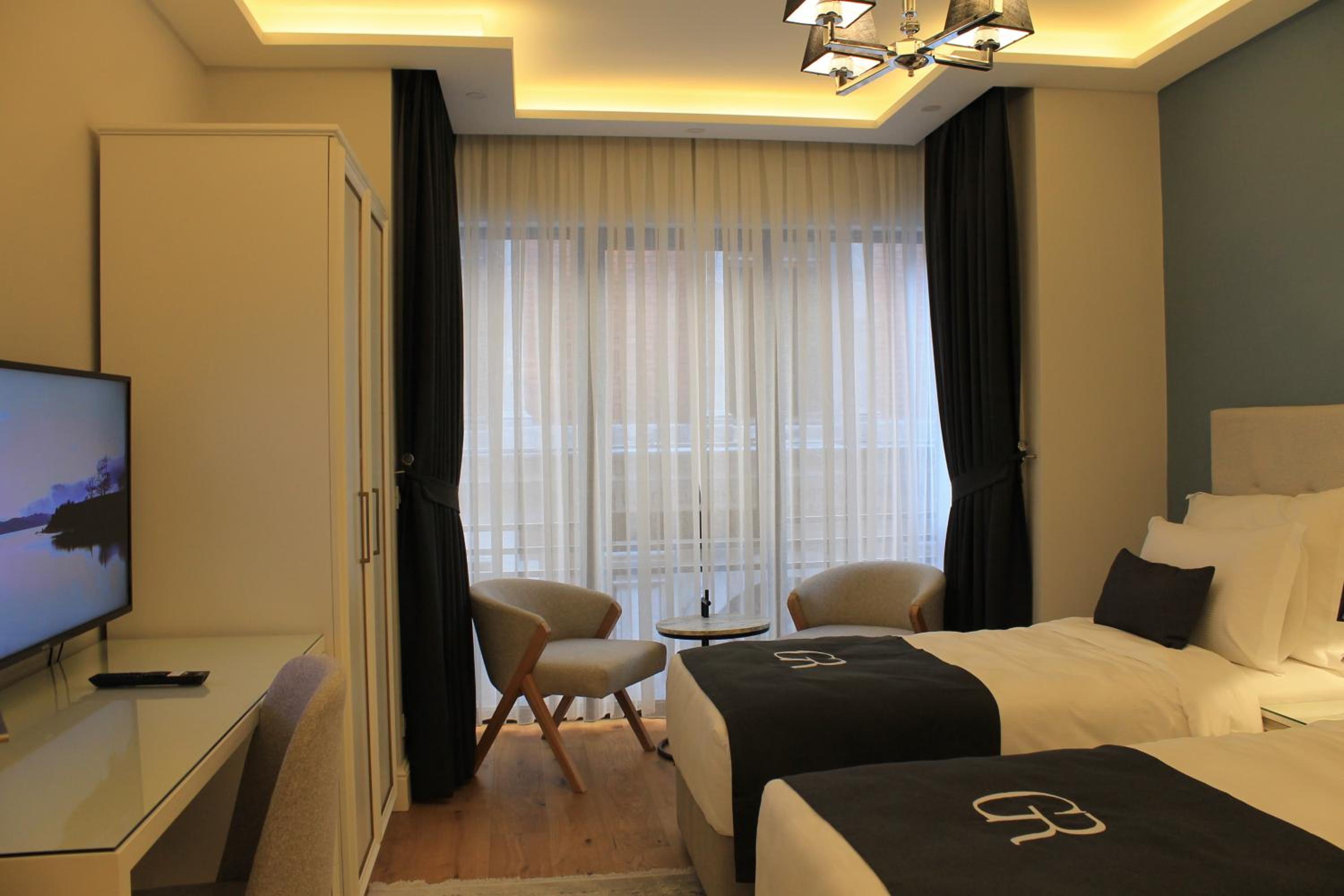 Garlon Residence - Image 131