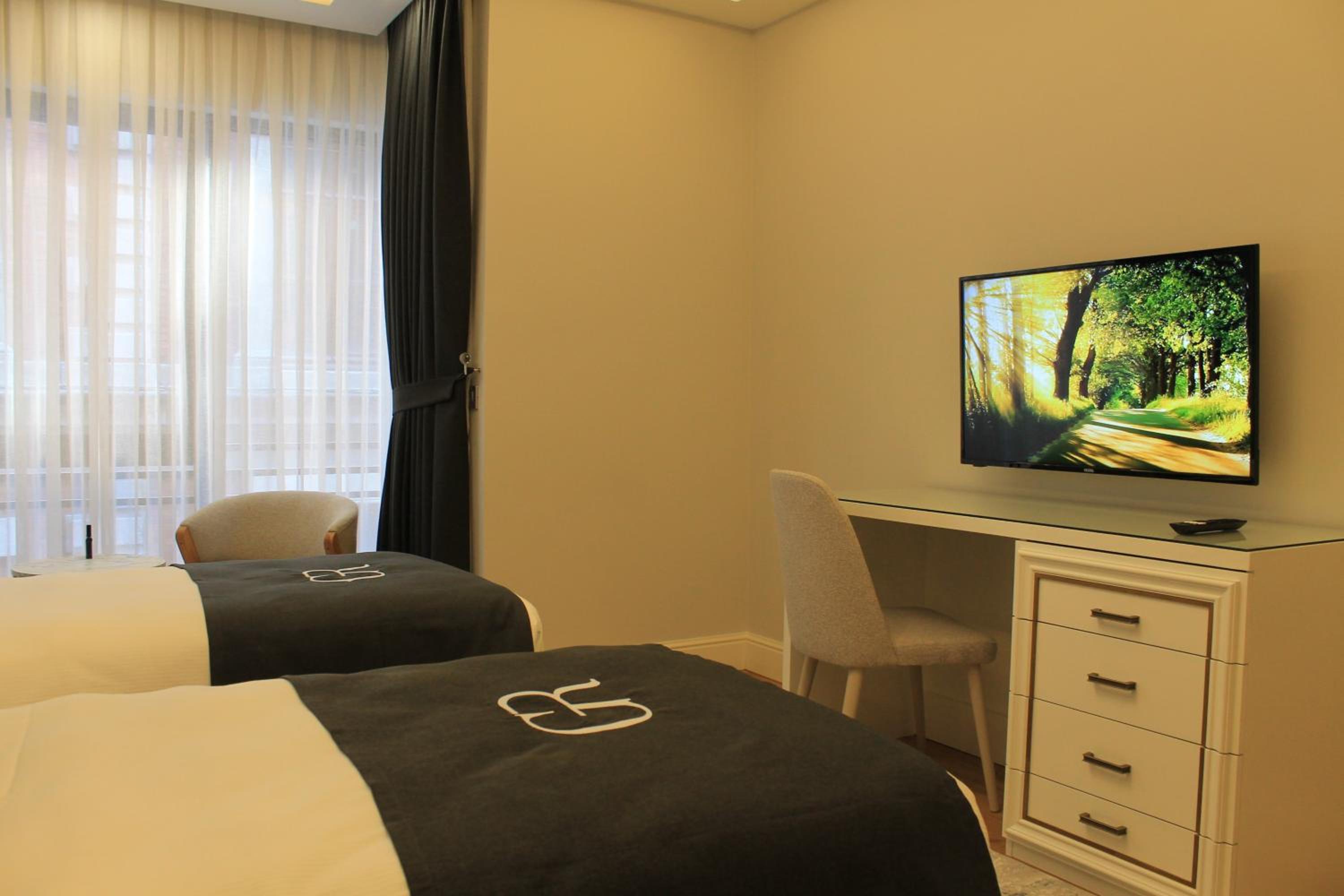 Garlon Residence - Image 133