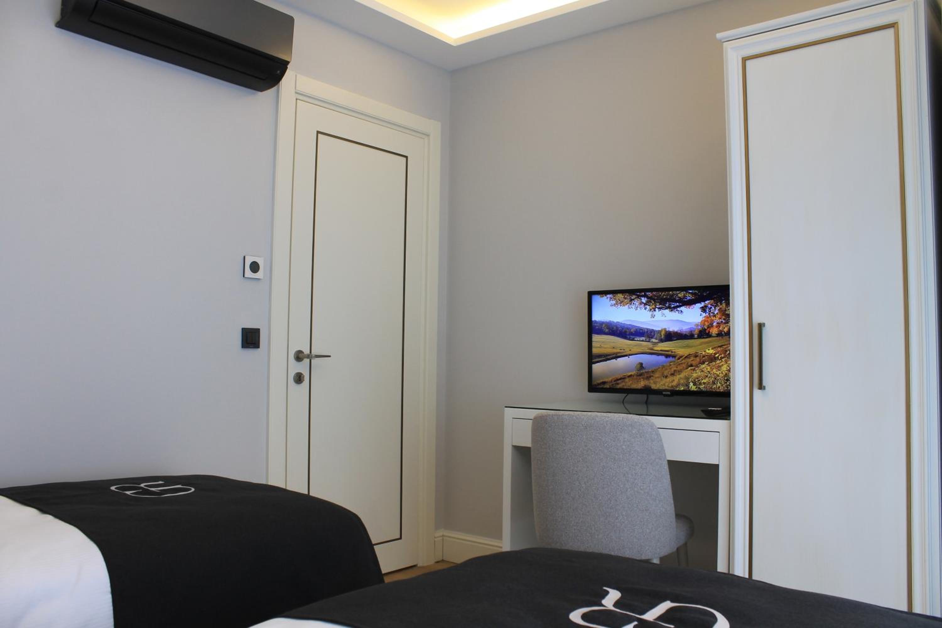 Garlon Residence - Image 148