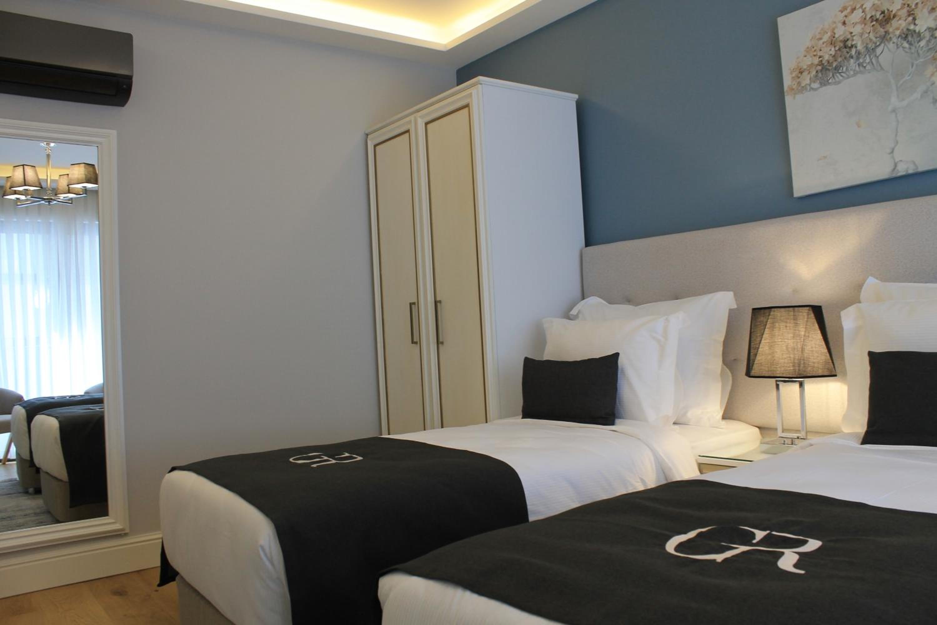 Garlon Residence - Image 152