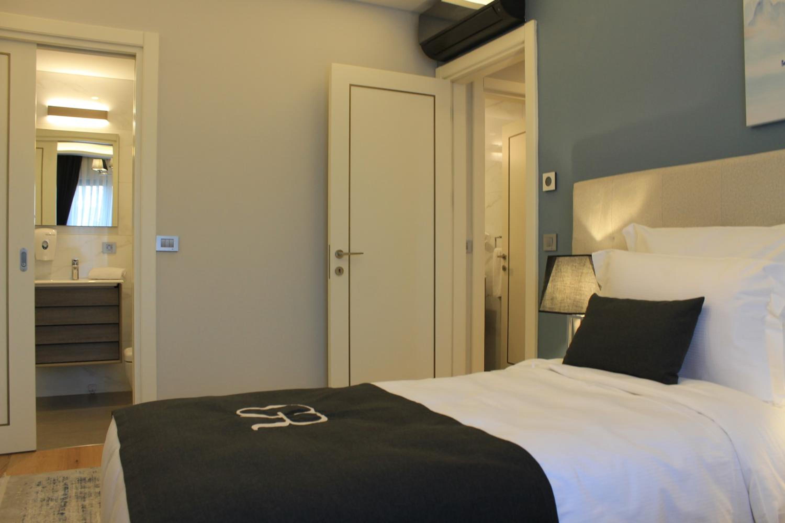 Garlon Residence - Image 164