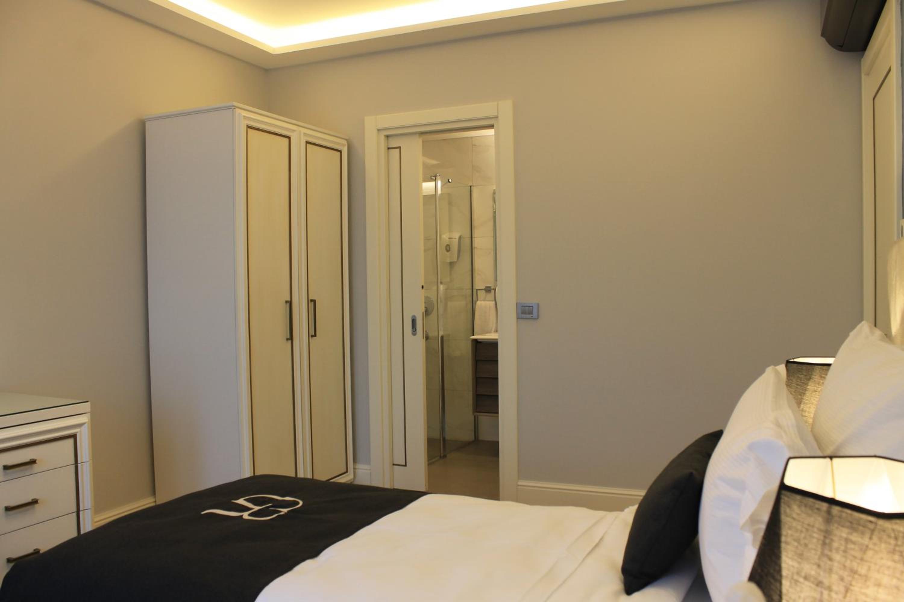 Garlon Residence - Image 167