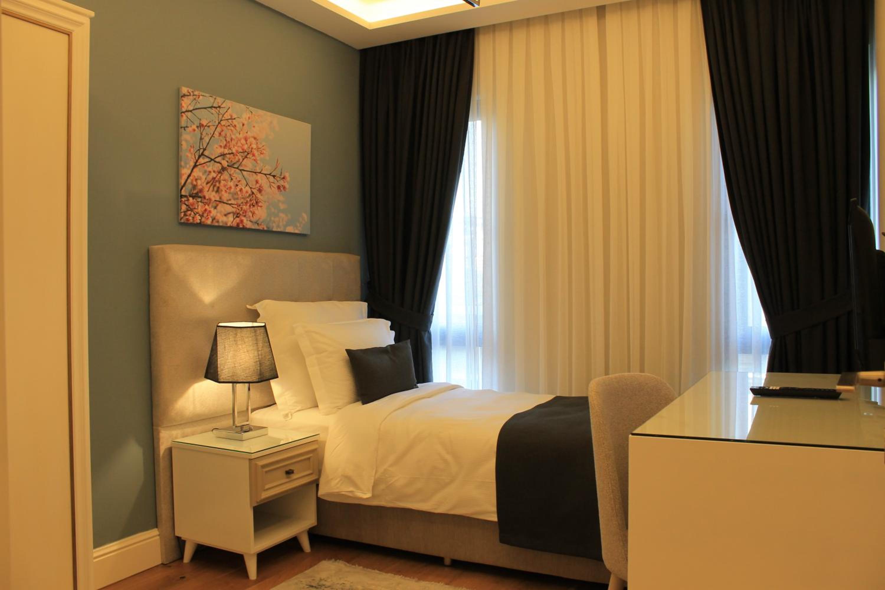 Garlon Residence - Image 174