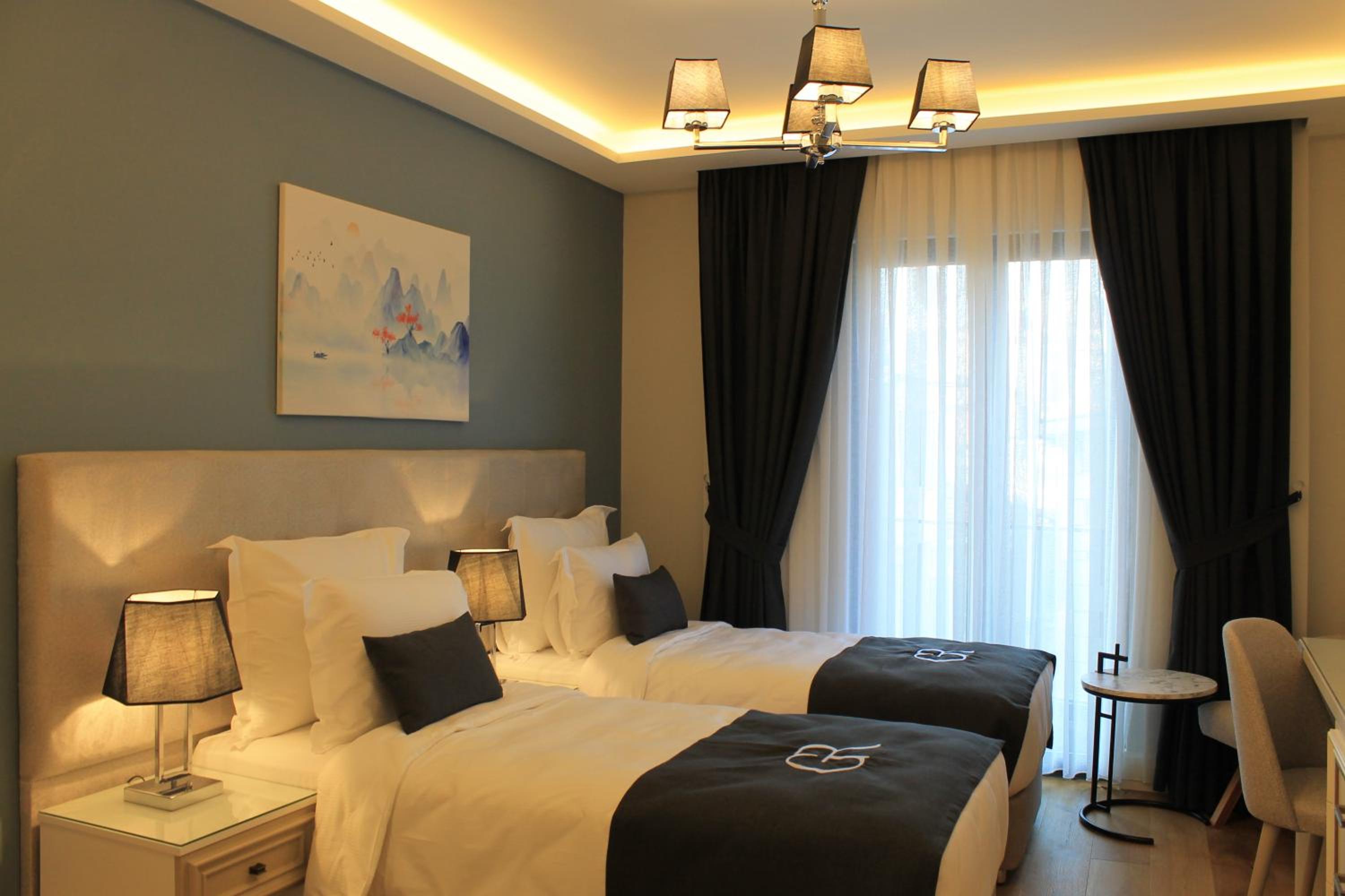 Garlon Residence - Image 175