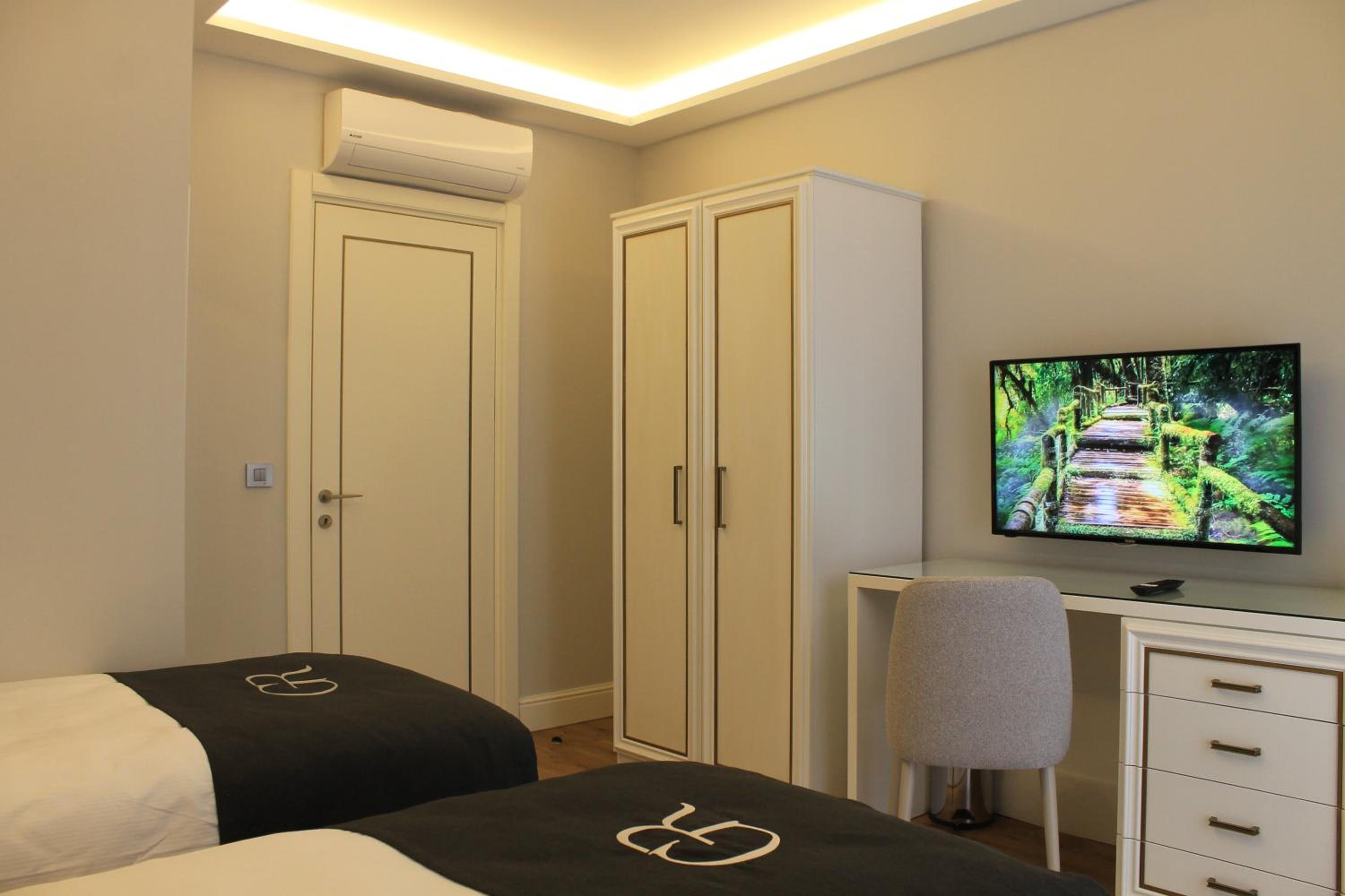 Garlon Residence - Image 191