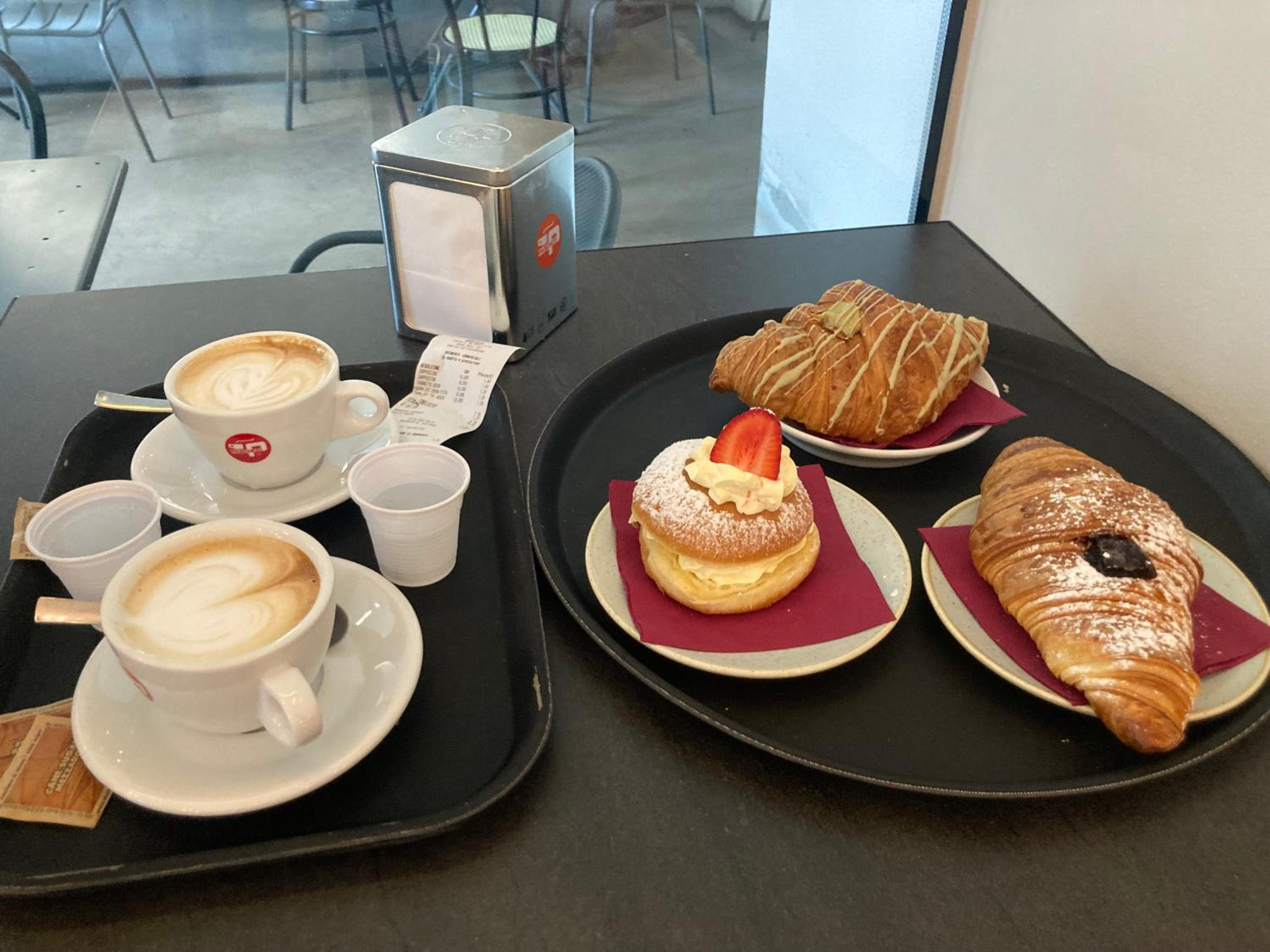 Iumiko in centro en Pescara — dining