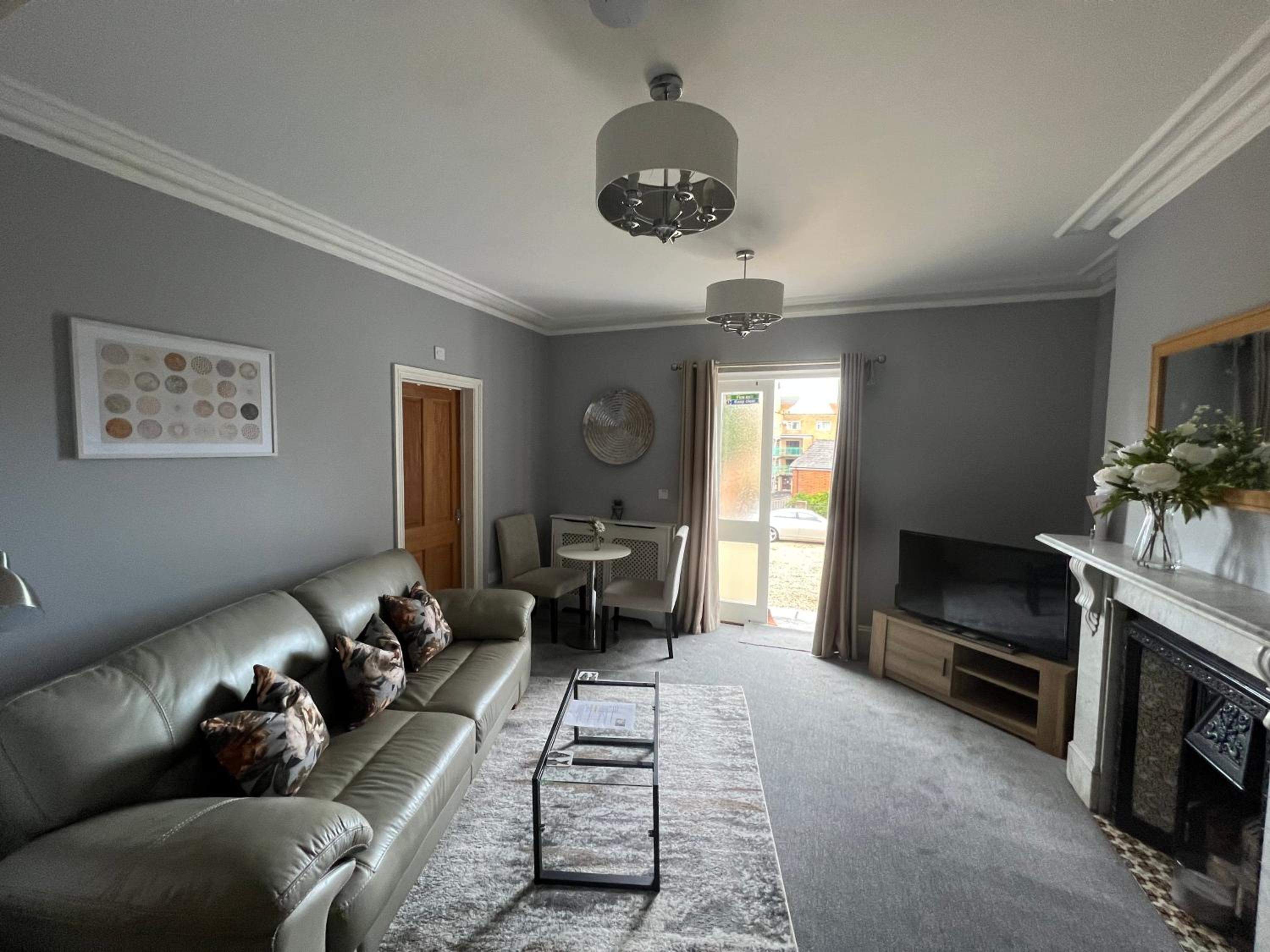 Basingstoke Vacations - The Ingleside Apartment - Property Image 4