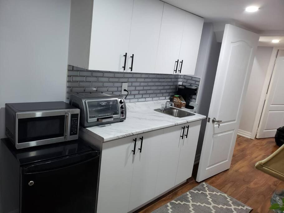 Luxurious 1BR - 1BA Apt Modern Bright with free parking-pc