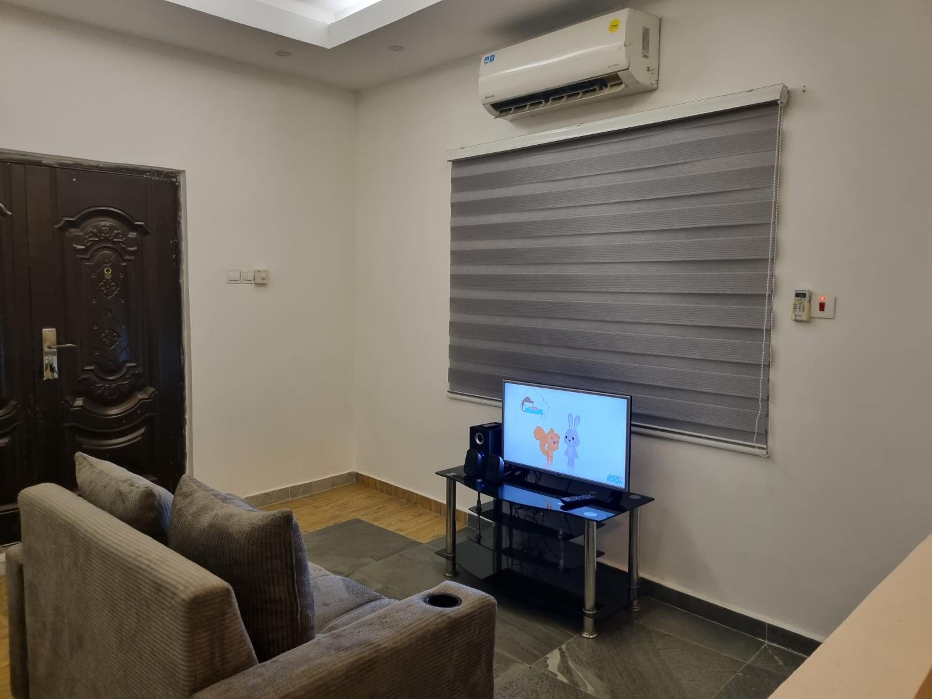 Sydney's Place, Labone-Accra view 4