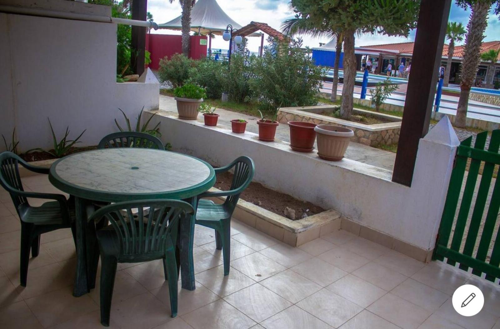 Vila na Mágica Baía da Murdeira
