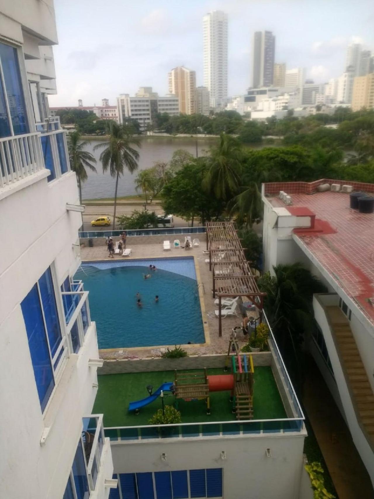 AL-1C APARTAMENTO DE 1 ALCOBA CERCA AL MAR AIRE ACONDICIONADO WIFi Y PISCINA