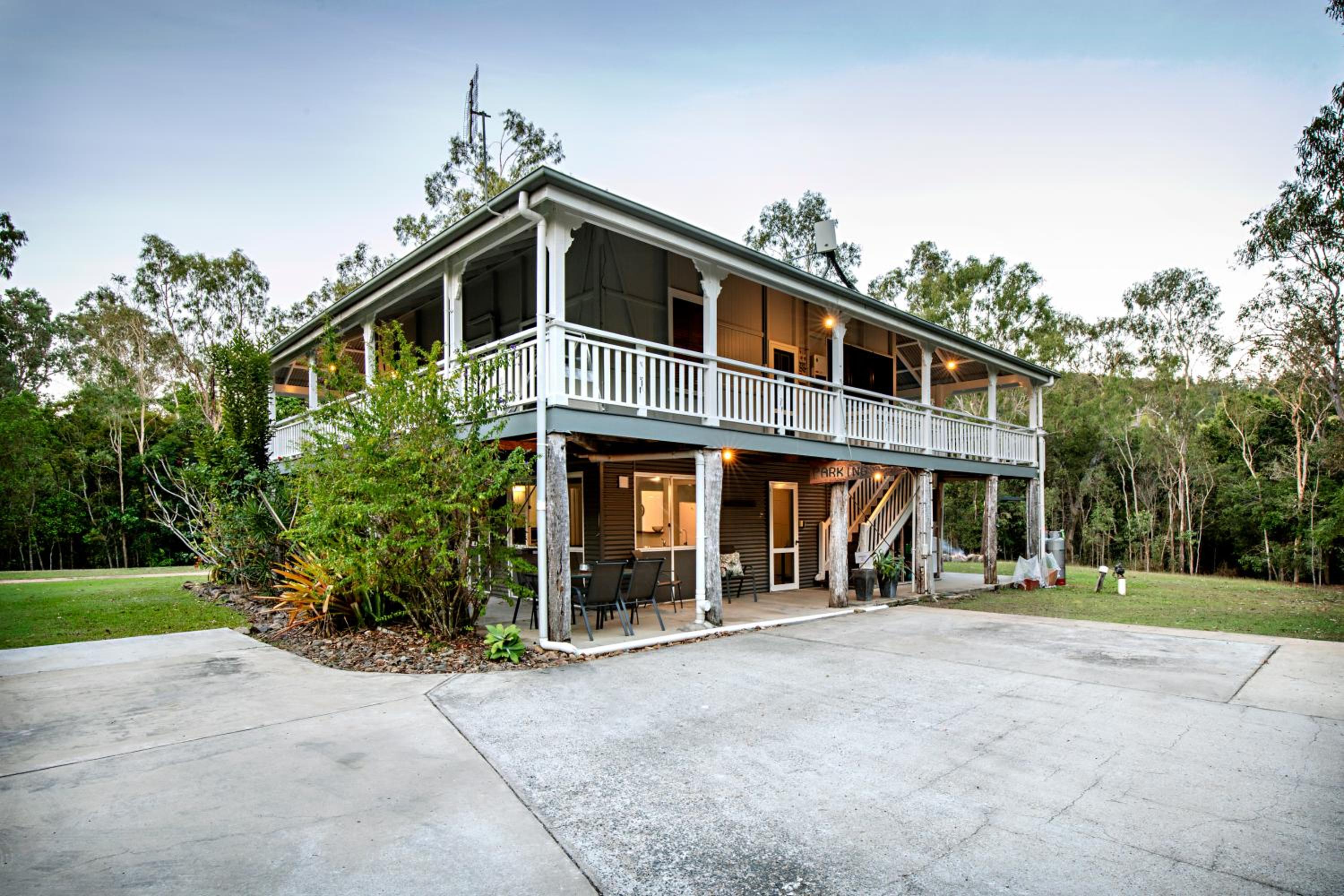 Airlie Beach Eco Cabins - Adults Only