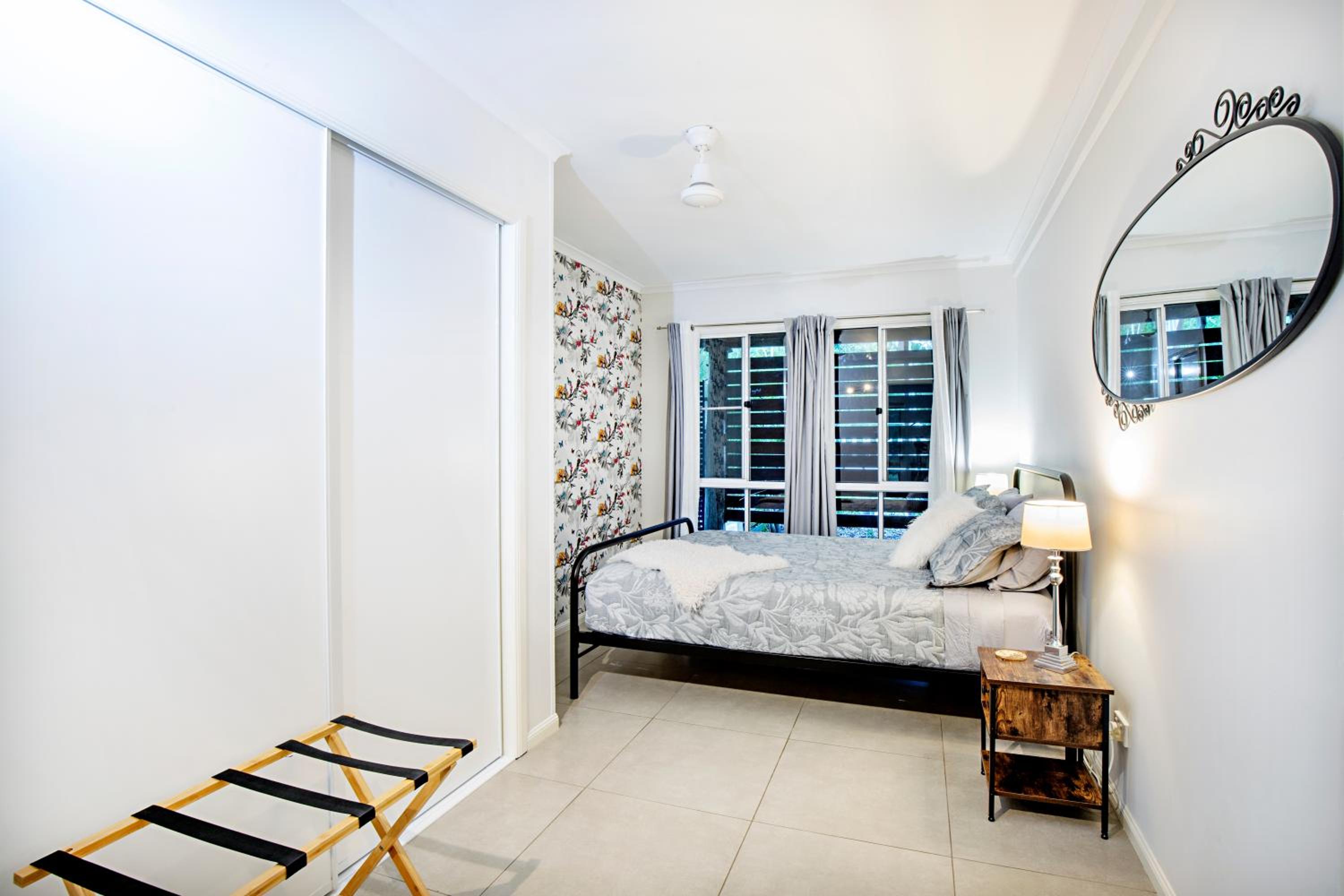 Airlie Beach Eco Cabins - Adults Only